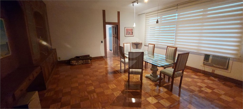 Apartamento à venda com 4 quartos, sendo 1 suíte,  em Laranjeiras, Rio de Janeiro, RJ