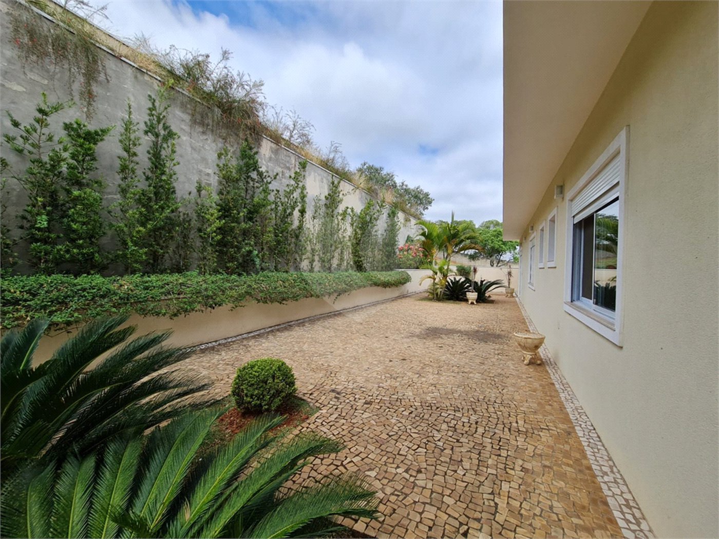 Casa à venda ou para alugar com 4 suítes no condomínio Residencial Jardim Primavera, Louveira - SP