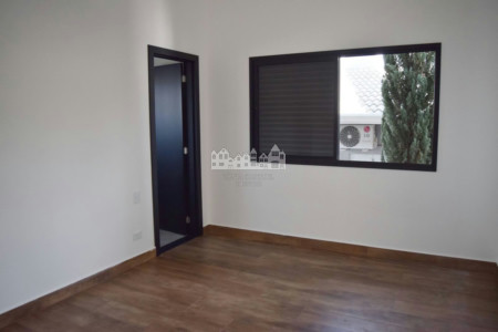 Casa à venda com 4 suítes no condomínio Figueira Garden, Atibaia - SP