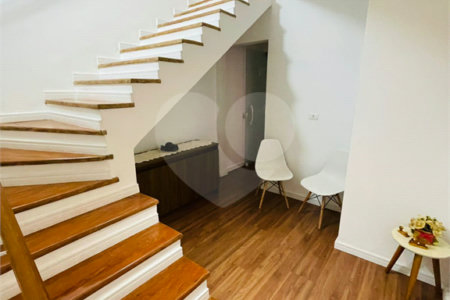 Casa à venda com 4 quartos, sendo 1 suíte,  em Jardim Stella, Santo André, SP