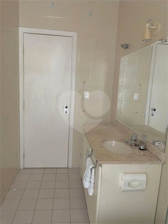 Apartamento à venda com 3 quartos, sendo 1 suíte, em Cerqueira César, São Paulo, SP