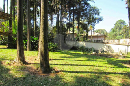 Casa à venda com 4 suítes no condomínio Chácara Flora, São Paulo - SP