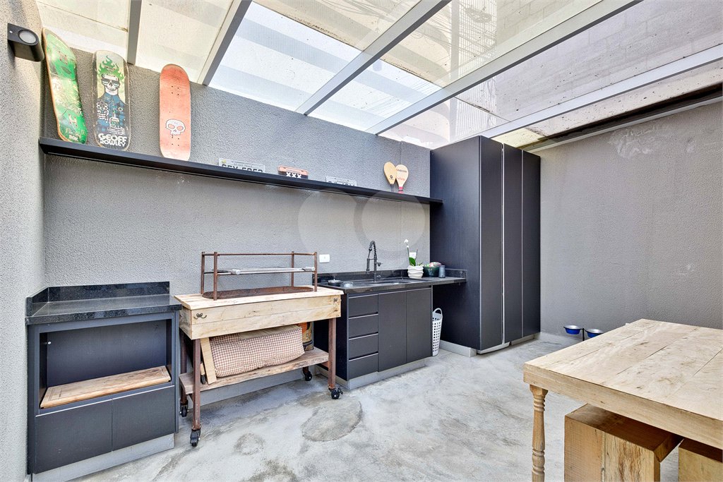 Sobrado à venda com 3 quartos, sendo 2 suítes, em Chácara Santo Antônio, São Paulo, SP