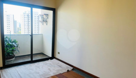 Apartamento à venda com 3 quartos, sendo 1 suíte,  em Alto da Boa Vista, São Paulo, SP