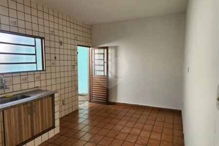 Casa à venda com 2 quartos no Centro, Araraquara, SP