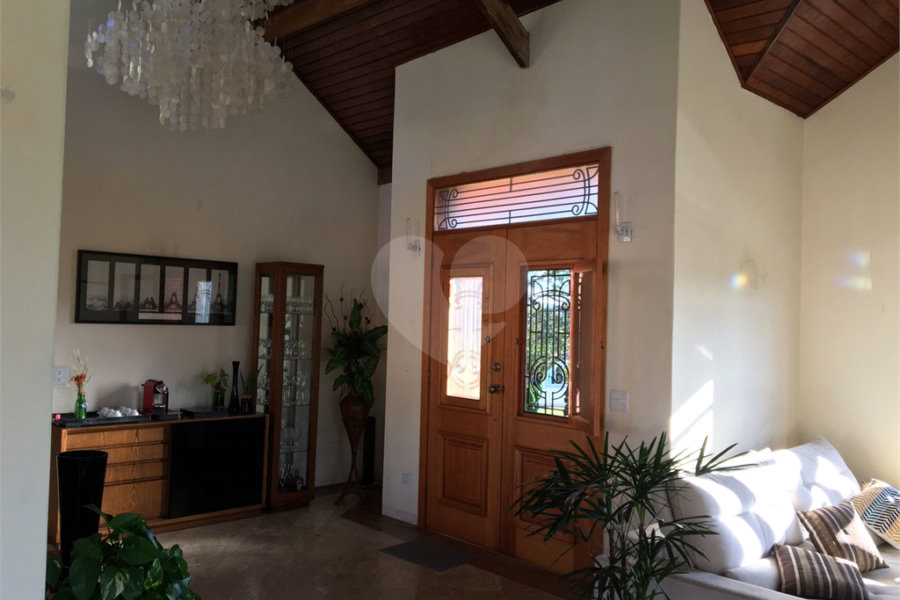 Casa à venda com 3 suítes no condomínio Suíça da Cantareira, Mairiporã - SP