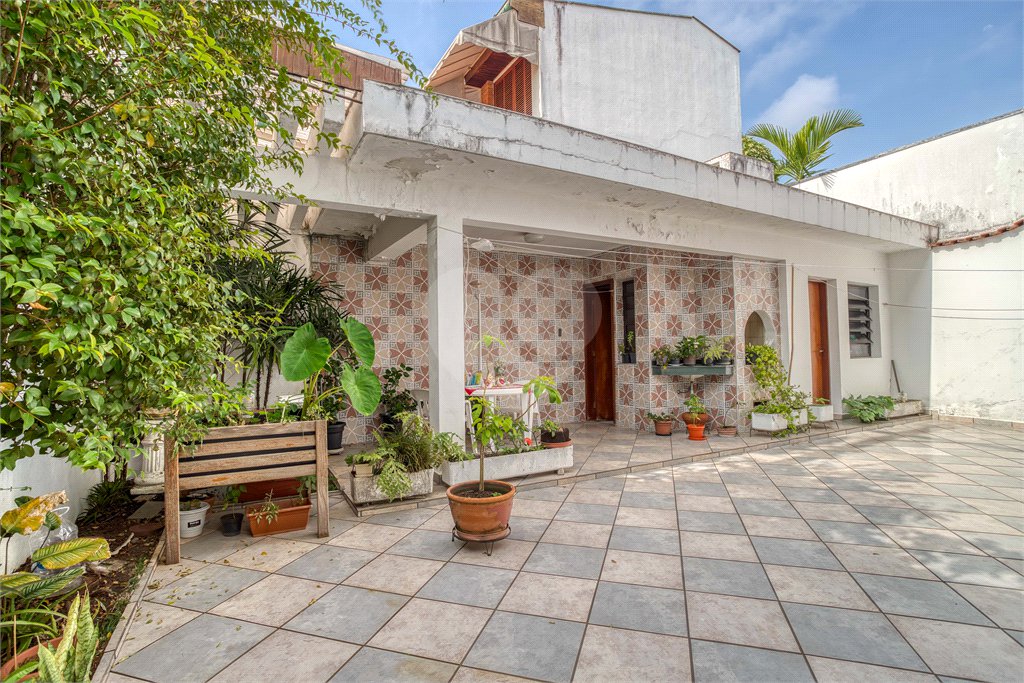 Casa de Vila à venda com 4 quartos, sendo 2 suítes, em Granja Julieta, São Paulo, SP