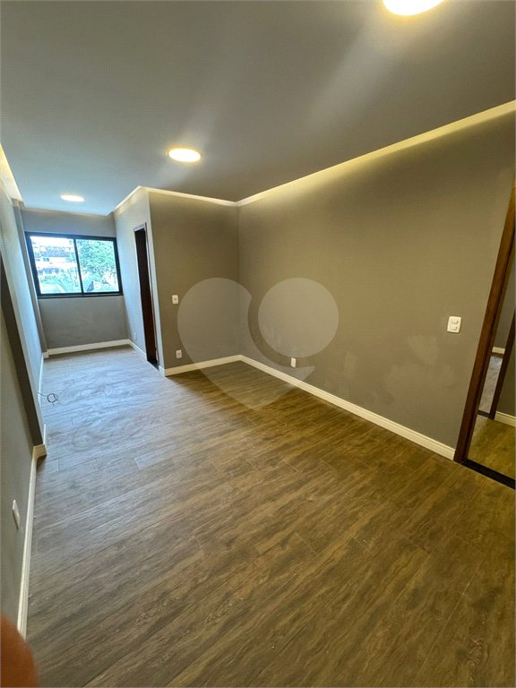 Casa à venda com 5 quartos, sendo 4 suítes, no condomínio Grand Park, Rio de Janeiro - RJ