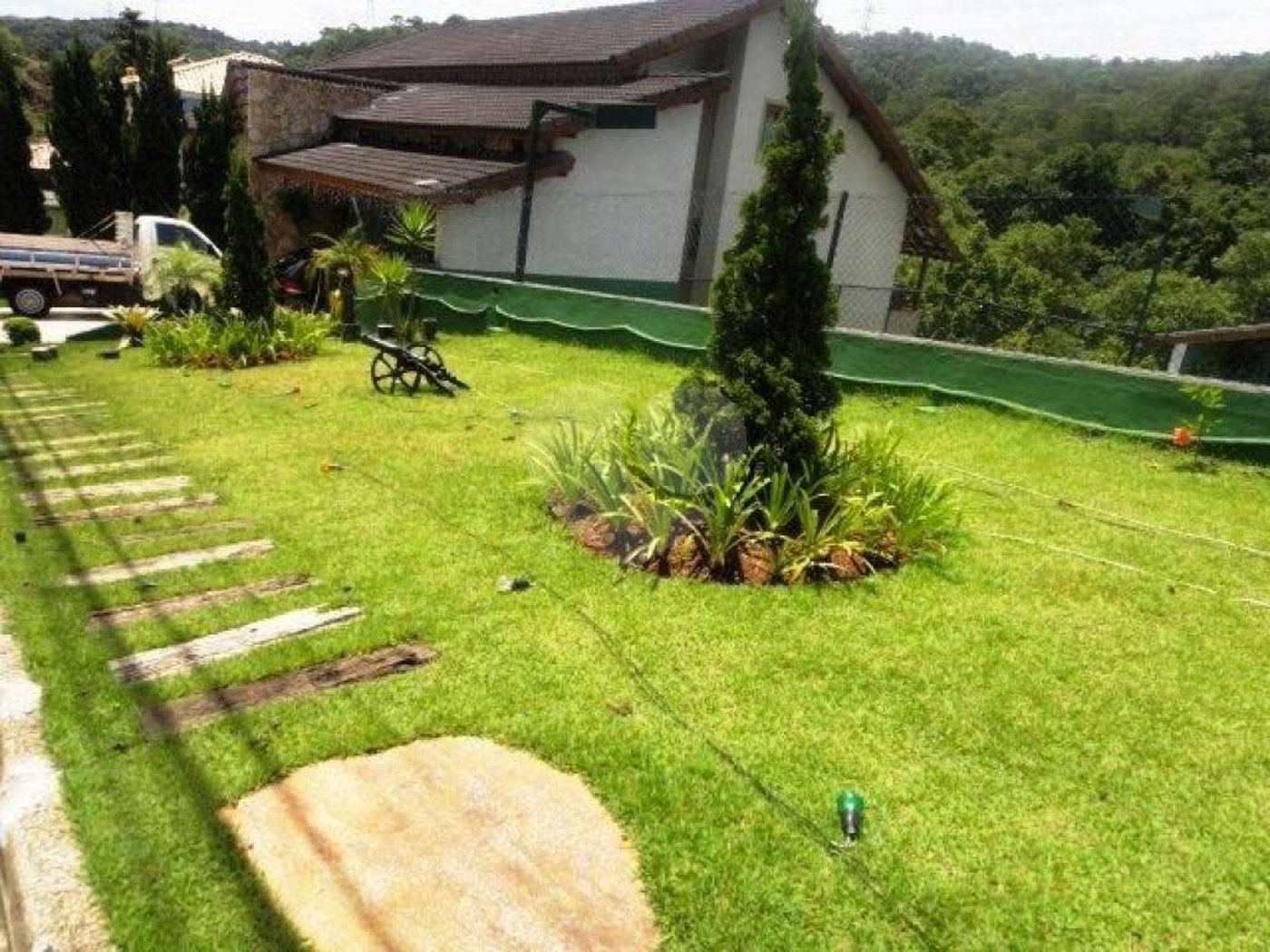 Casa à venda com 4 quartos, sendo 3 suítes, no condomínio Residencial Jardim Itatinga, São Paulo - SP