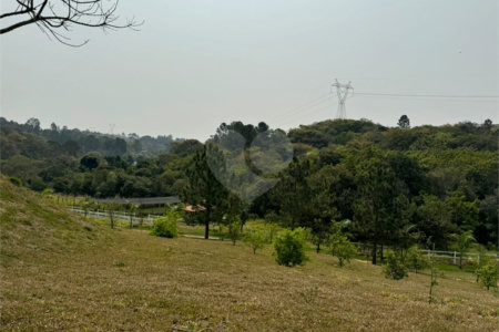 Sítio à venda com 3 quartos, sendo 1 suíte,  em Week-end, Jarinu, SP