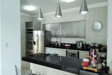 Casa à venda com 4 quartos, sendo 2 suítes, no condomínio Primavera, Salto - SP