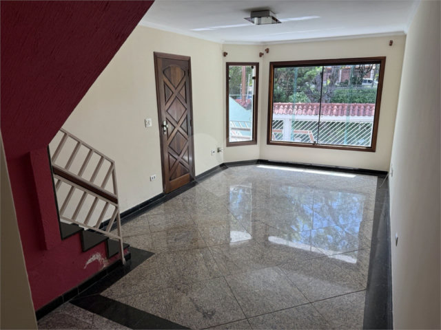 Sobrado à venda com 4 quartos, sendo 1 suíte,  em Tremembé, São Paulo, SP