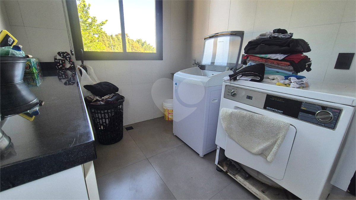 Casa à venda com 5 quartos, sendo 3 suítes, no condomínio Residencial Vale do Lago, Sorocaba - SP