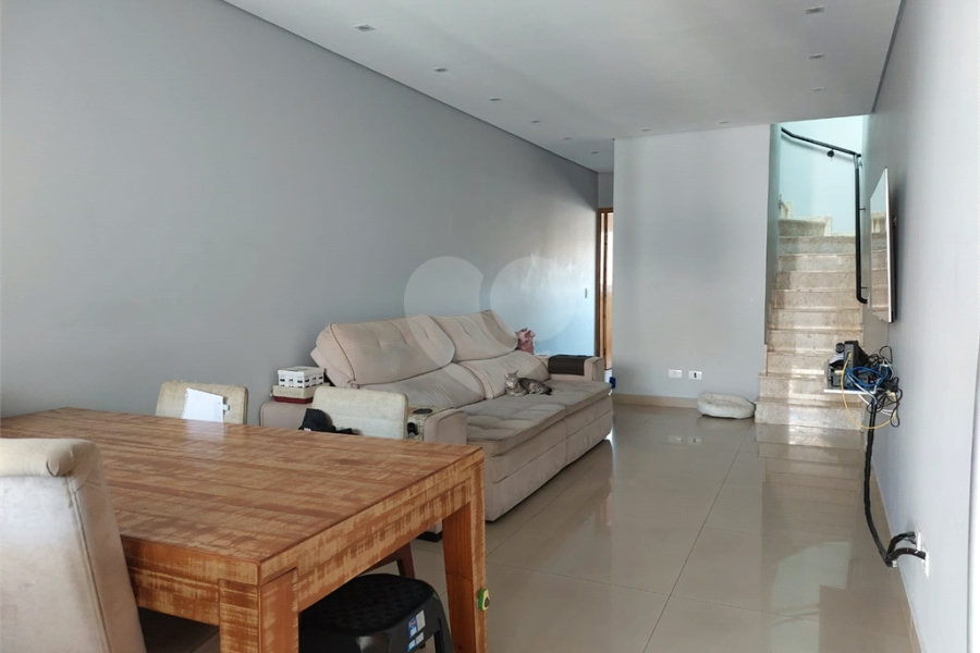 Casa à venda com 3 quartos, sendo 1 suíte, no condomínio Professora Romilde Nogueira de Sá, São Paulo - SP