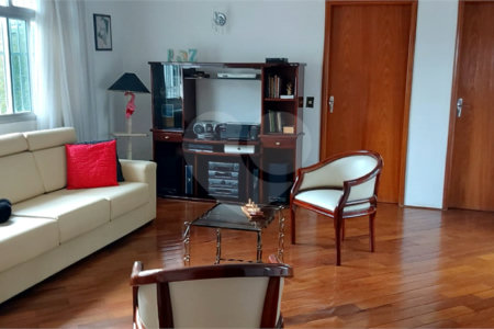 Sobrado à venda com 4 quartos, sendo 2 suítes,  em Jardim Franca, São Paulo, SP