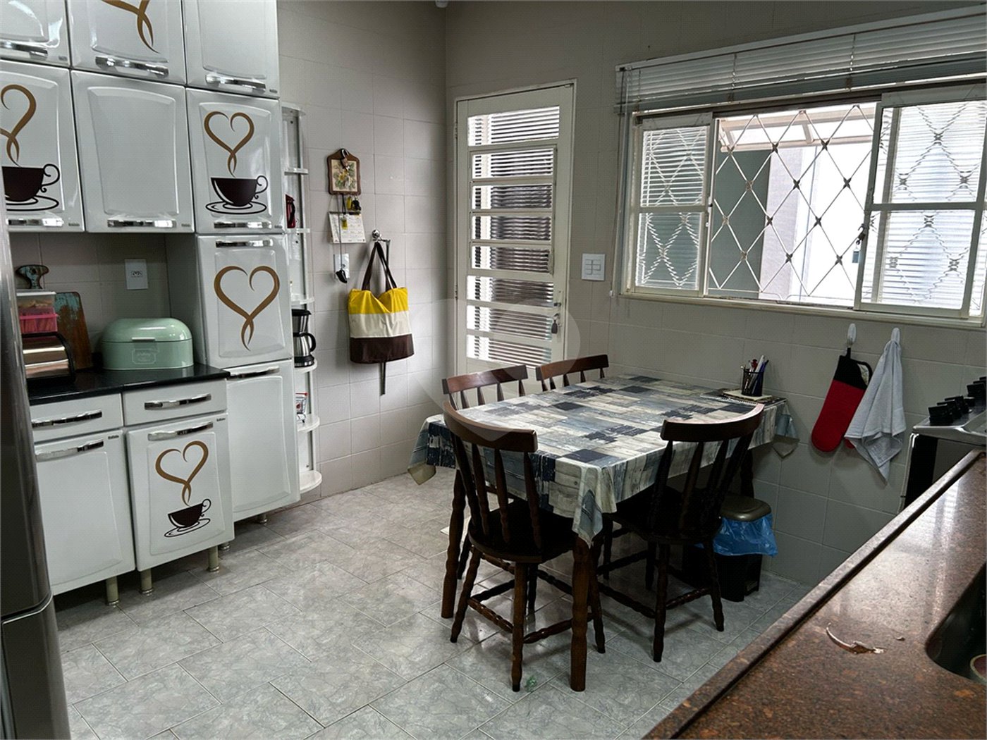Casa à venda com 4 quartos em Jardim das Estações (vila Xavier), Araraquara, SP