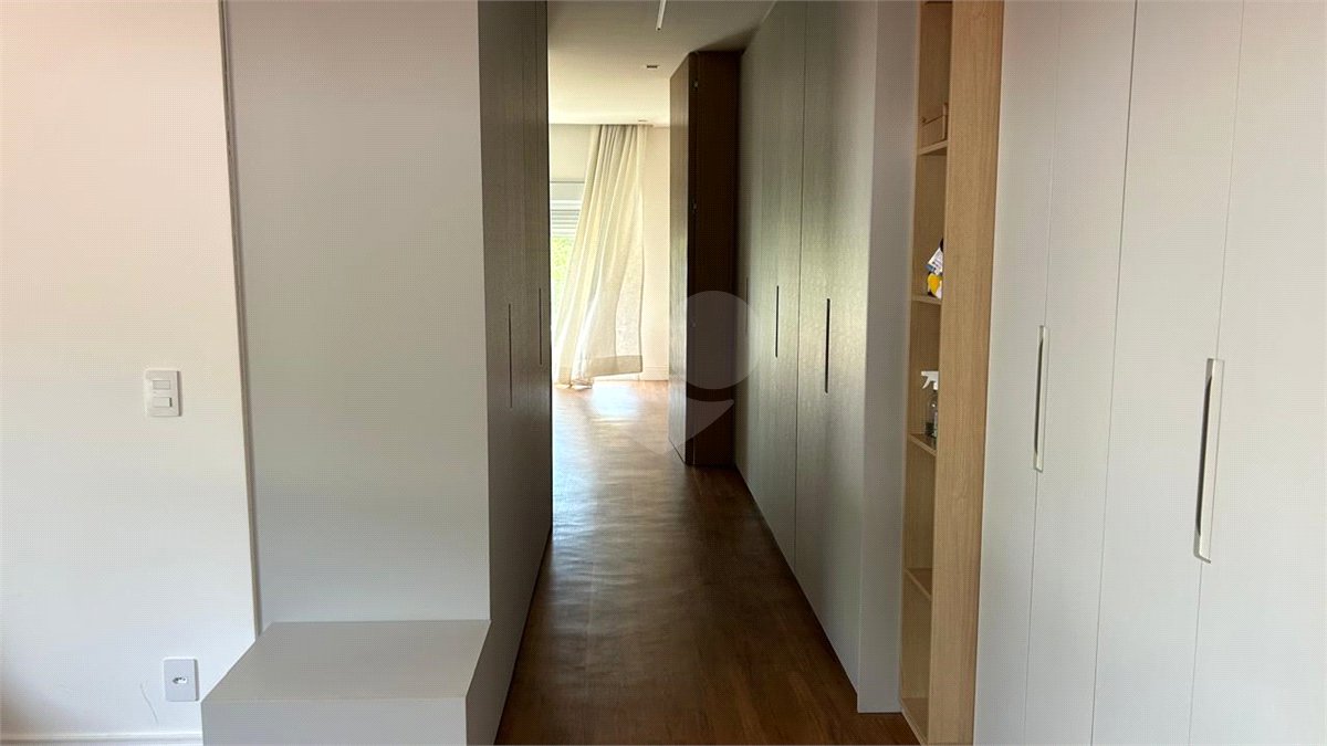 Casa à venda com 5 quartos, sendo 4 suítes,  no condomínio Residencial Vila do Itamaraca, Valinhos - SP