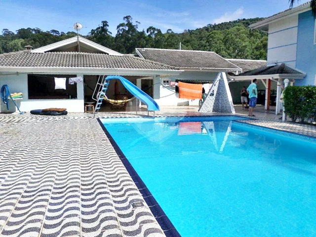 Casa à venda com 6 quartos, sendo 5 suítes,  no condomínio Conjunto Residencial  Itaguaçu, São Paulo - SP
