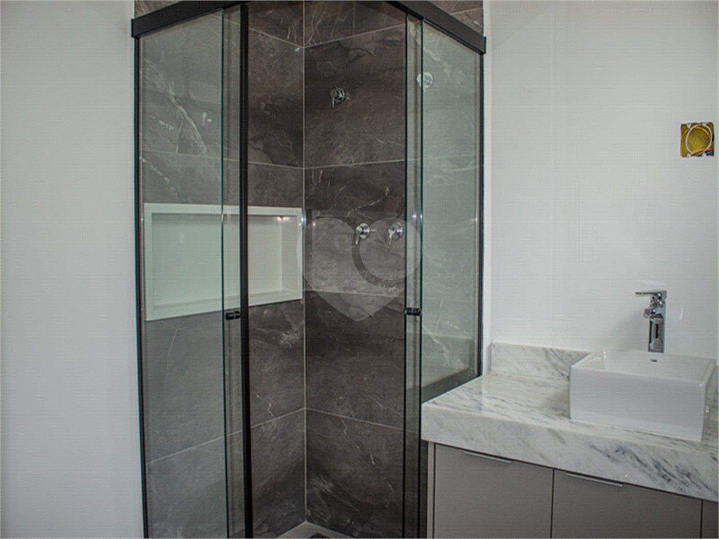 Casa à venda com 3 suítes no condomínio Residencial Central Parque, Salto - SP