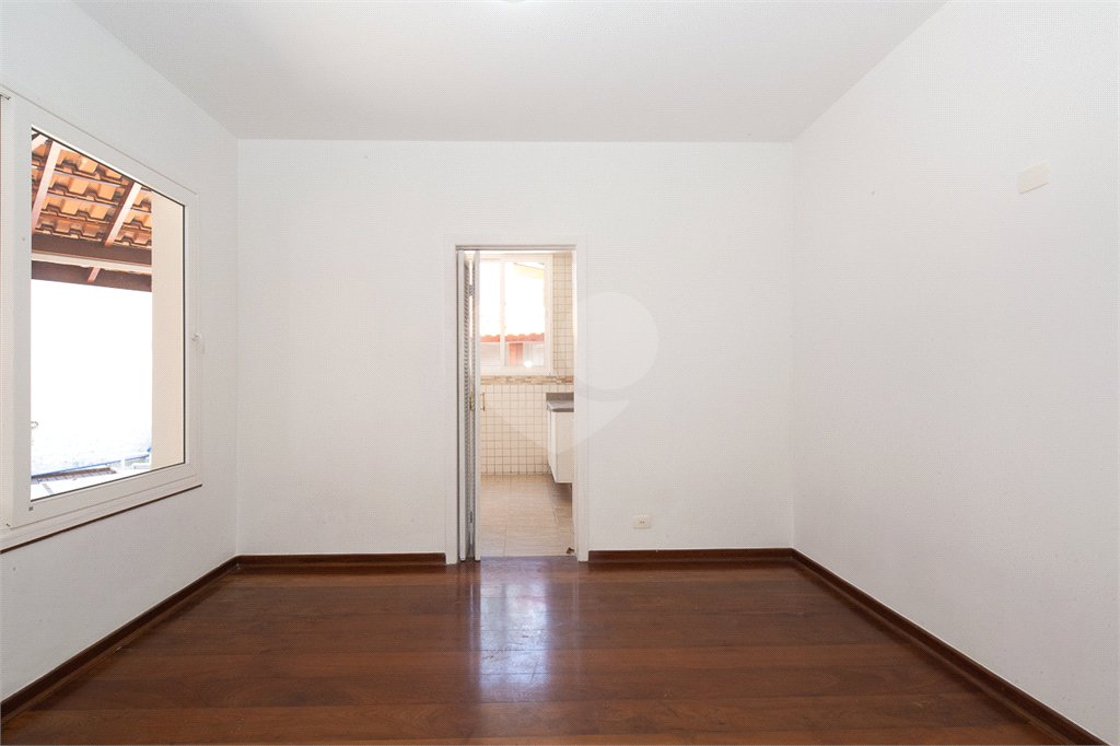 Sobrado à venda com 5 quartos, sendo 3 suítes, em Alto da Boa Vista, São Paulo, SP