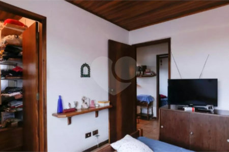 Casa à venda com 4 quartos, sendo 1 suíte,  em Lapa, São Paulo, SP