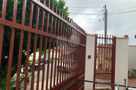 Casa à venda com 3 quartos, sendo 1 suíte, em Parque das Colinas, Valinhos, SP