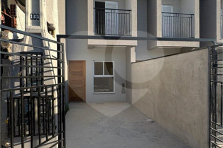 Casa de Vila à venda com 2 suítes em Jardim São Paulo, Sorocaba, SP