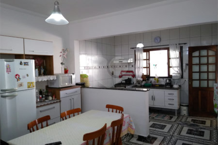 Casa à venda com 4 quartos, sendo 1 suíte,  em Jardim São Francisco, Mogi das Cruzes, SP