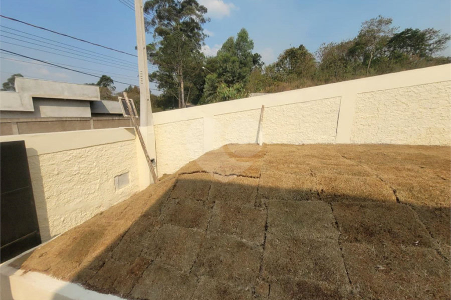 Casa à venda com 3 quartos, sendo 1 suíte, no condomínio Mirante da Mantiqueira I, Mairiporã - SP