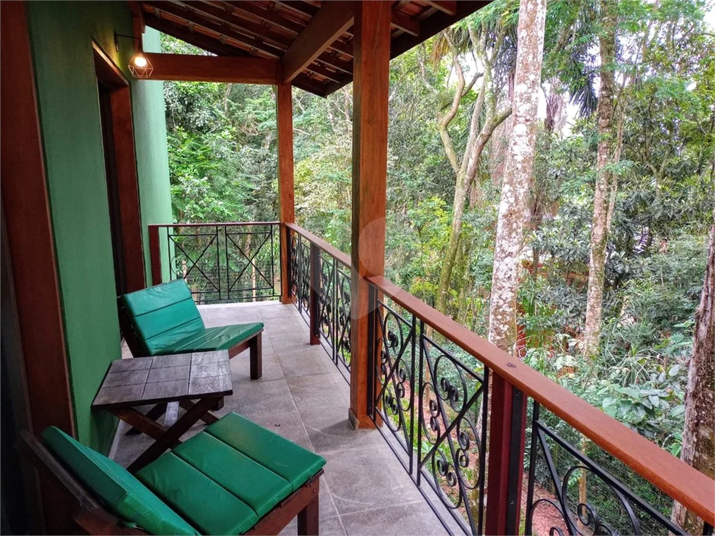 Casa à venda ou para alugar com 5 quartos, sendo 4 suítes, no condomínio Associação Reserva das Hortênsias, Mairiporã - SP