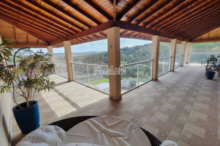 Casa à venda com 6 suítes no condomínio Portal Ouro Verde, Atibaia - SP