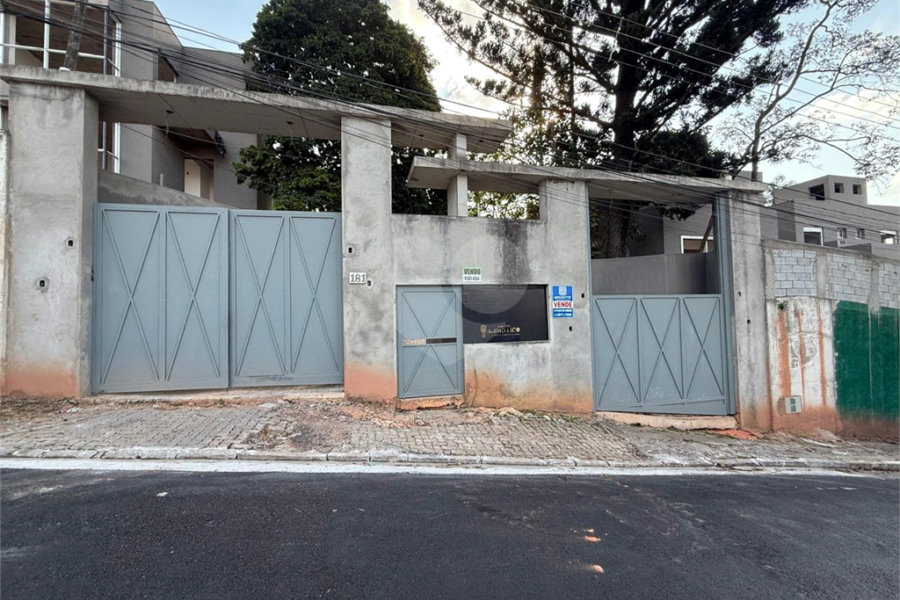 Casa à venda com 3 suítes no condomínio Residencial Floresta, São Paulo - SP