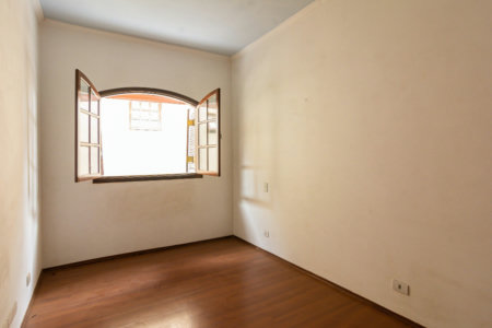 Sobrado à venda 187m² com 5 quartos, sendo 2 suítes, em Conjunto Residencial Butantã próximo à USP