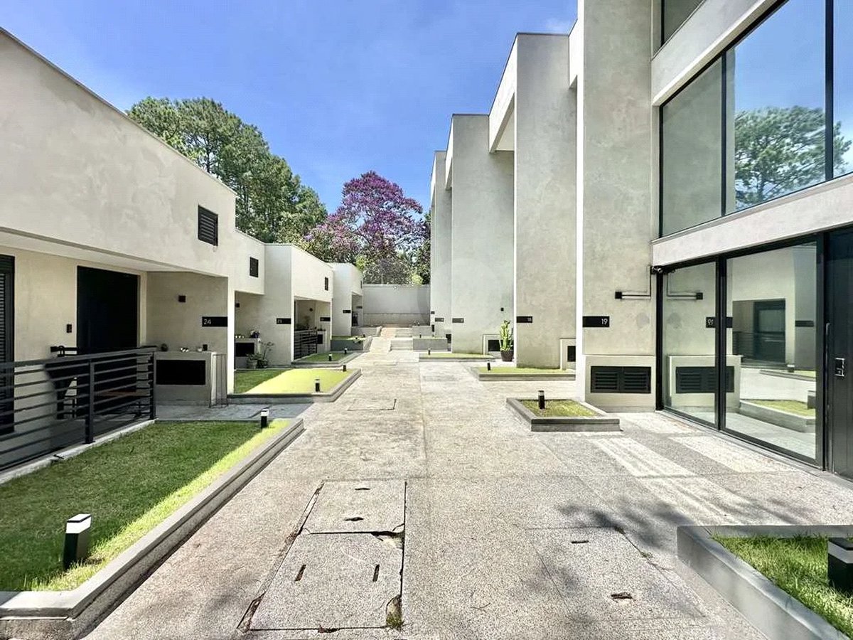 Triplex 2 sts + escritório (3ª suíte - reversível)