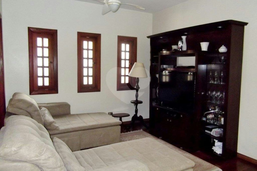 Casa à venda com 3 suítes no condomínio Praça Monsenhor Macedo,10, São Paulo - SP