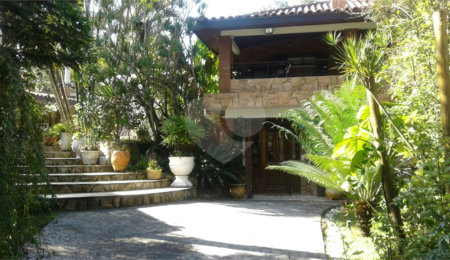 Casa à venda ou para alugar com 4 quartos, sendo 1 suíte,  em Serra da Cantareira, Mairiporã, SP