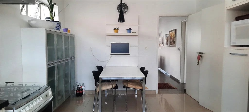 Casa à venda ou para alugar com 3 suítes em Alto da Lapa, São Paulo, SP