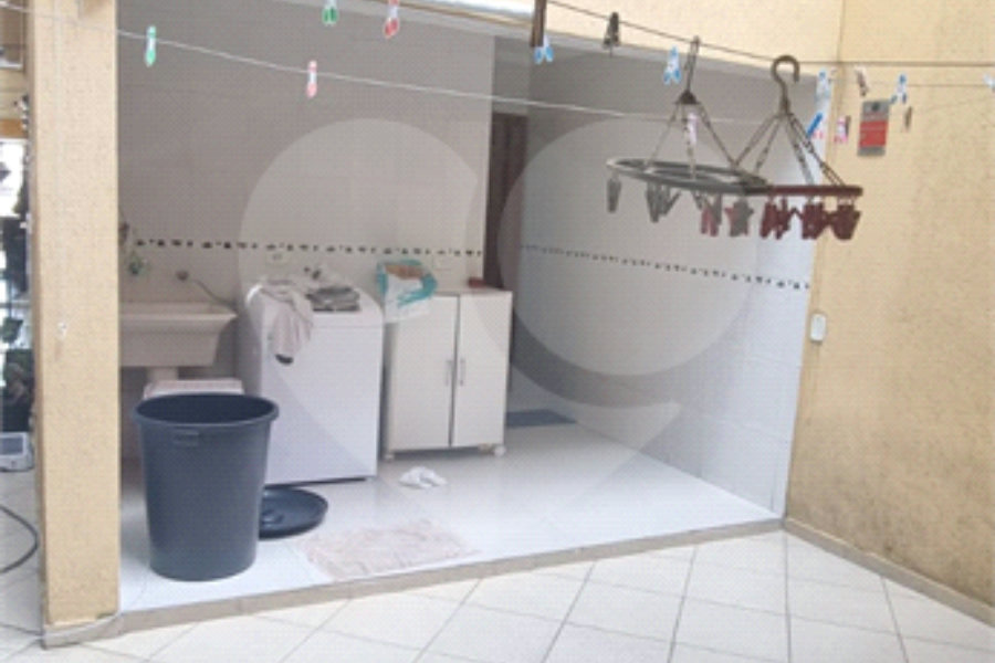 Sobrado à venda com 3 quartos, sendo 1 suíte, em Tremembé, São Paulo, SP
