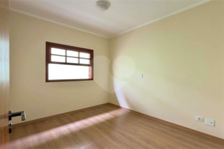 Casa à venda com 2 quartos no condomínio Portal dos Gamez, Atibaia - SP