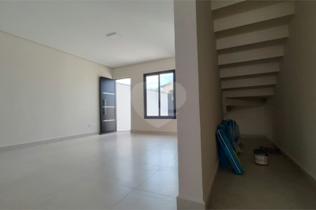 Casa de Vila à venda com 3 quartos, sendo 1 suíte,  em Éden, Sorocaba, SP