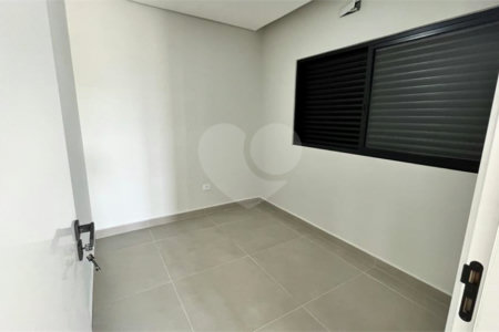 Casa à venda com 4 quartos, sendo 3 suítes, no condomínio Campos do Conde Sorocaba, Sorocaba - SP