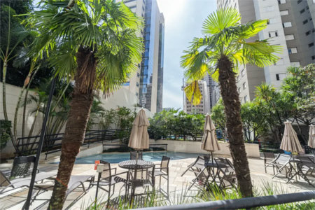 Apartamento à venda em Moema
