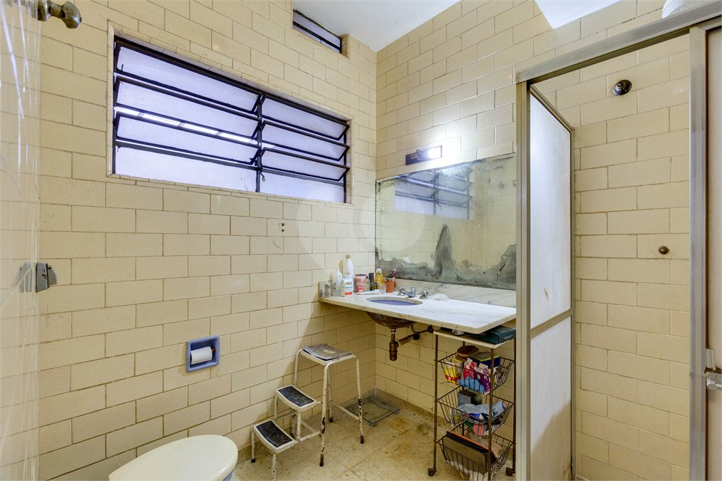 Casa à venda com 5 quartos, sendo 2 suítes, em Alto da Boa Vista, São Paulo, SP