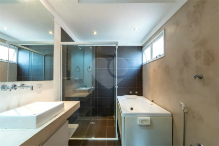 Apartamento à venda com 3 quartos, sendo 1 suíte, em Itaim Bibi, São Paulo, SP