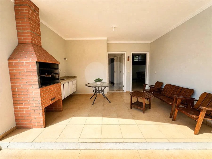 Casa à venda com 3 suítes no condomínio Recanto dos Paturis, Vinhedo - SP