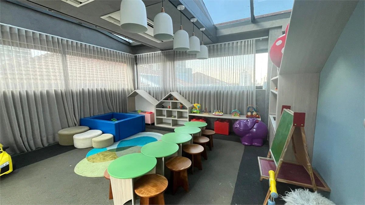 Apartamento à venda com 4 quartos, sendo 2 suítes, em Pinheiros, São Paulo, SP