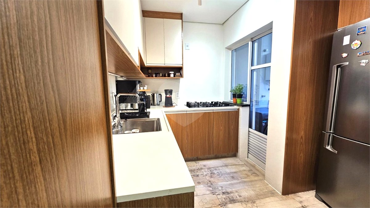 Casa à venda com 3 quartos, sendo 1 suíte, no condomínio Flora Park, São Paulo - SP