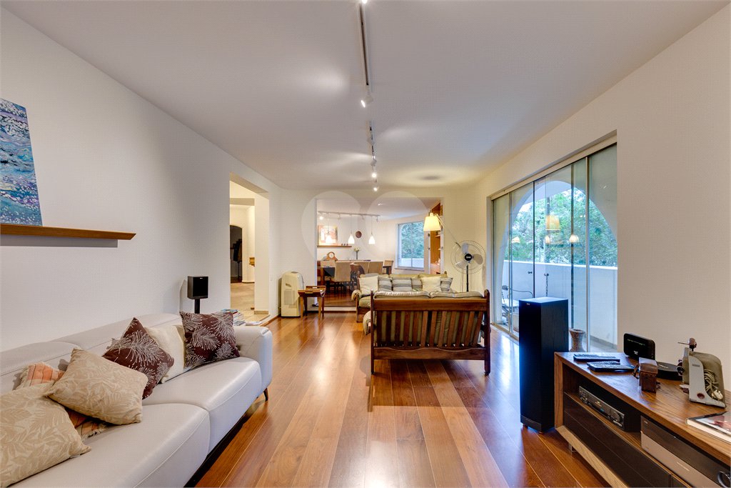 Apartamento à venda com 4 quartos, sendo 2 suítes, em Granja Julieta, São Paulo, SP