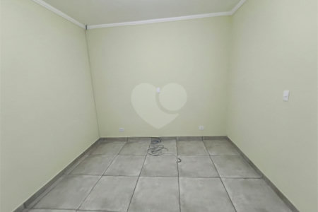Sobrado à venda com 3 quartos, sendo 1 suíte, em Vila Nivi, São Paulo, SP