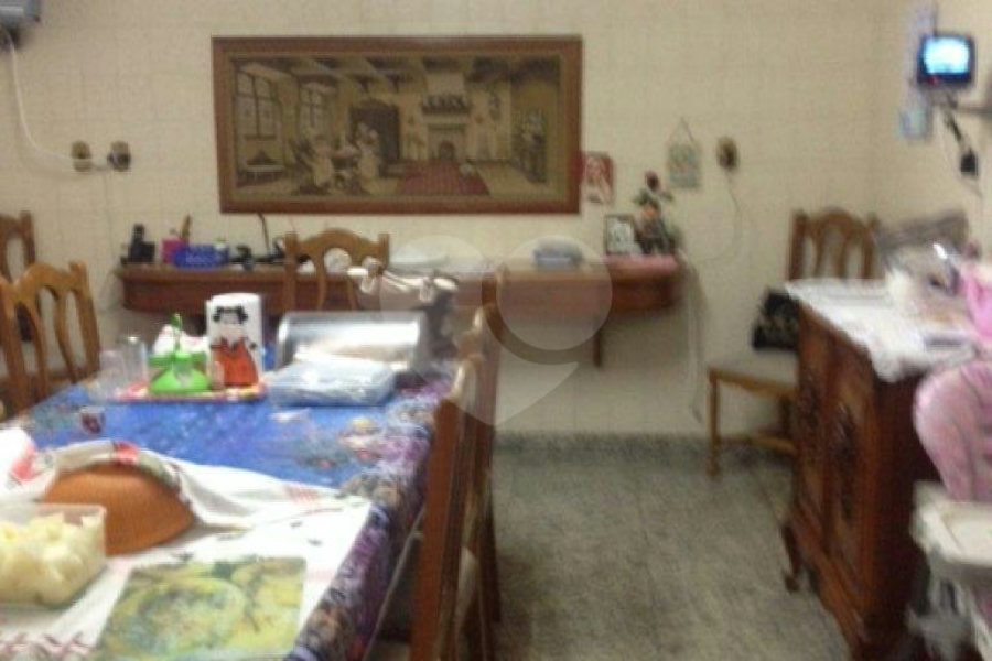 Casa à venda com 4 quartos, sendo 3 suítes, em Vila Paiva, São Paulo, SP